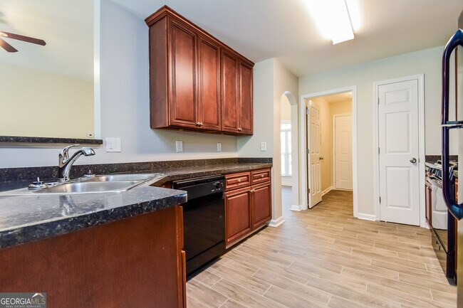 Building Photo - 708 Winesap Ct