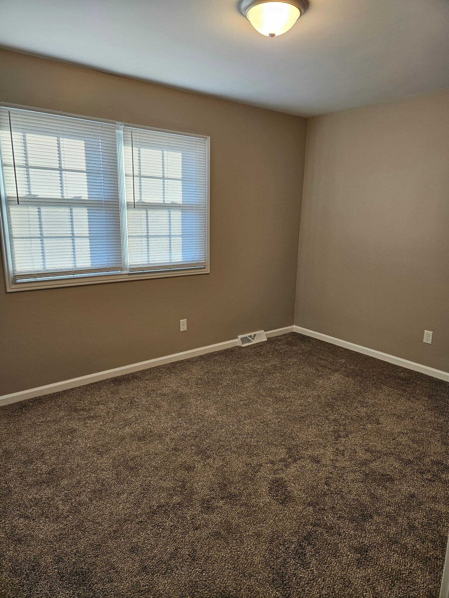 BEDROOM 2 - 605 W Price Ave