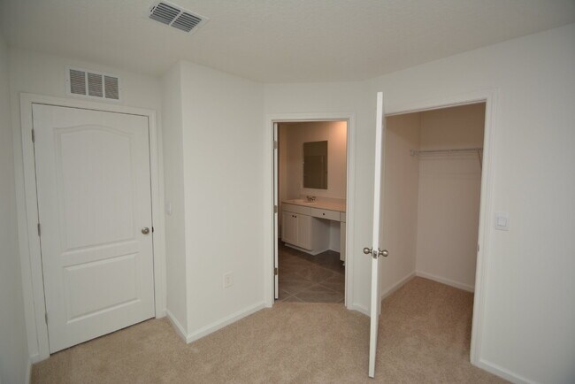 Building Photo - 344 Redbud Rd