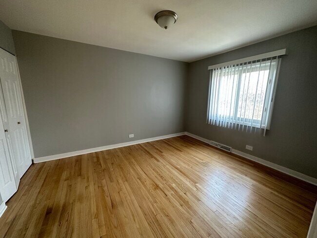 Building Photo - 1179 Deerfield Rd