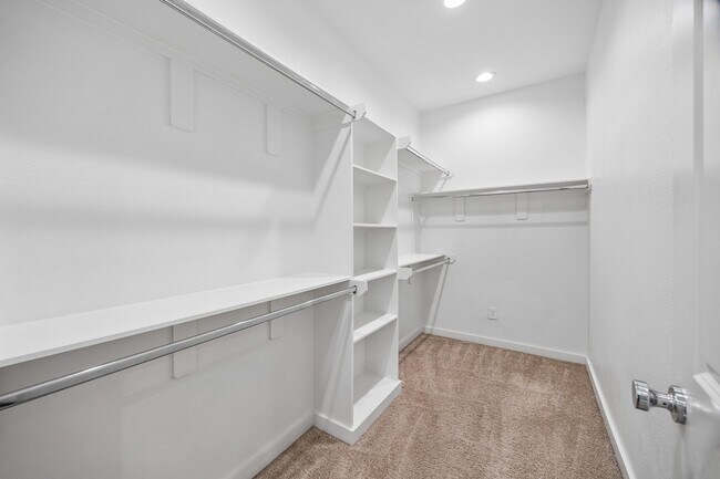 Building Photo - 5710 Elysian St