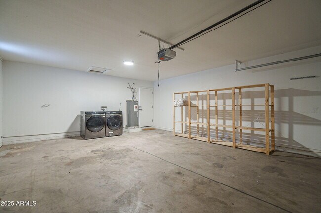 Building Photo - 2030 E Duke Dr