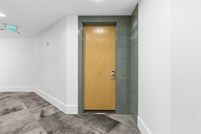 Building Photo - 501 West Ave