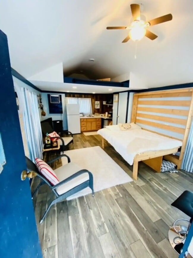 Building Photo - 7525 Morrison Ave