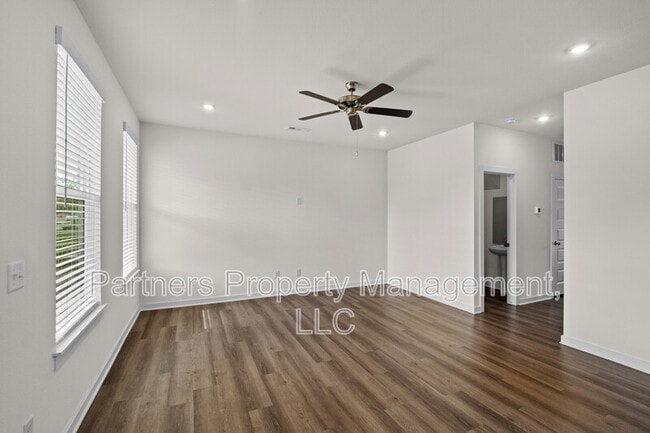Building Photo - 283 S Neon Ave