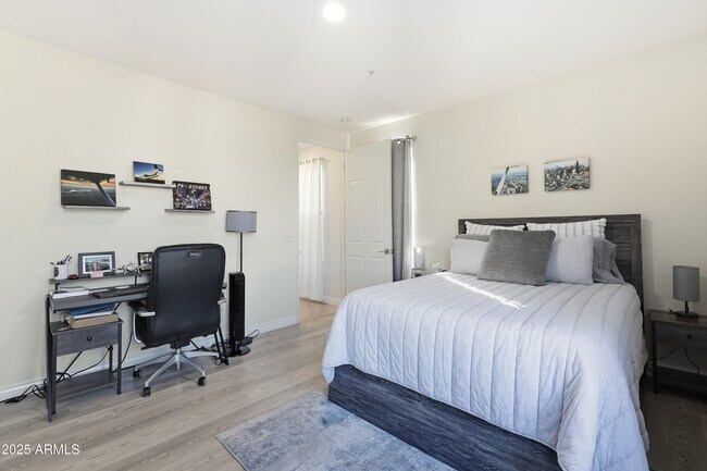 Building Photo - 20802 N Grayhawk Dr