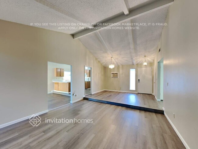 Building Photo - 301 Old River Dr