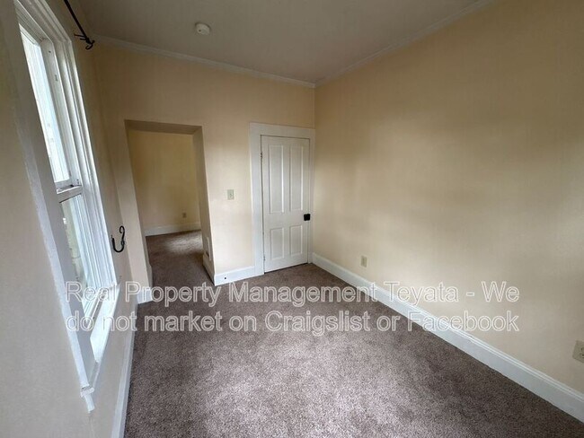 Building Photo - 1405 Halleck St