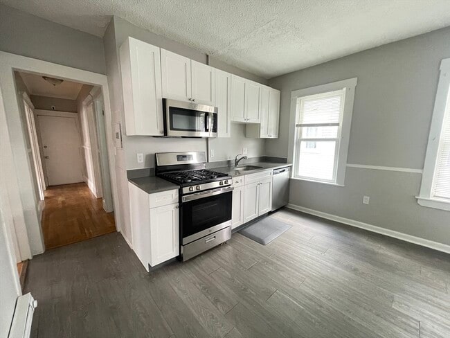 Primary Photo - 48 Mora St