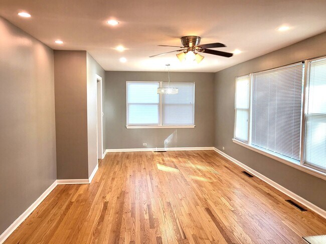 Building Photo - 3950 Crain St