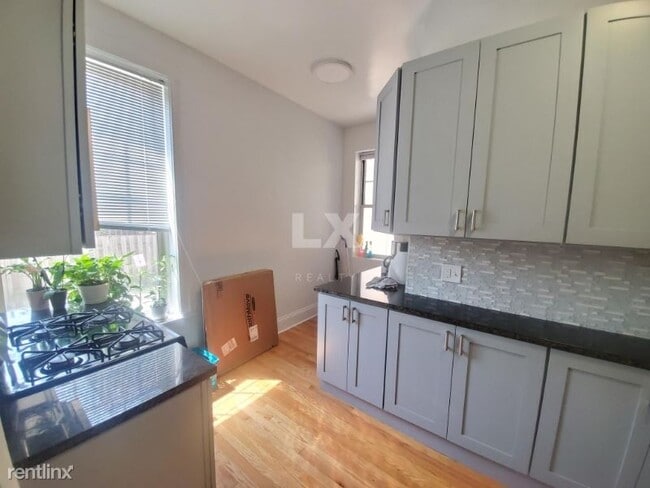 Primary Photo - 2 br, 1 bath Apartment - 1101 W Grace St