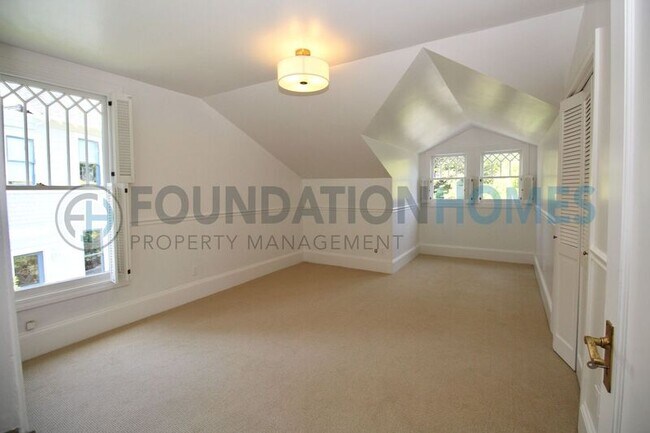 Building Photo - 115 Lagunitas Rd
