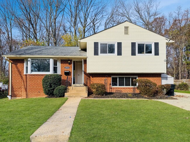 Primary Photo - 3 Bed 3 Bath - Silver Spring Split Level -...