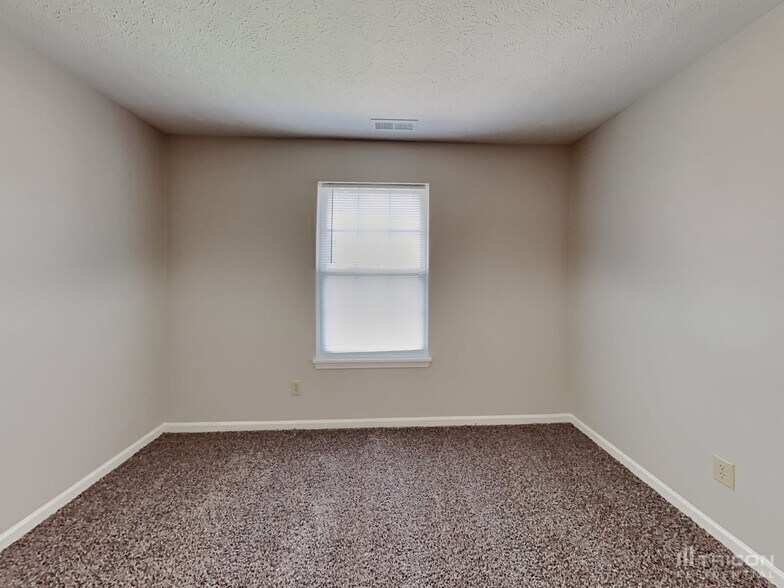 Building Photo - 1432 Nicole Dr