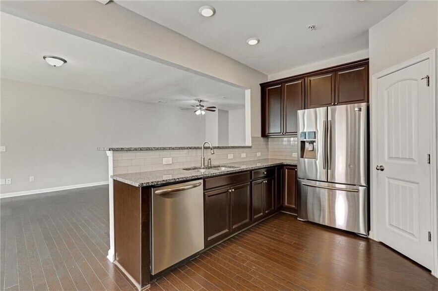 Building Photo - 1237 Foxcroft Ln