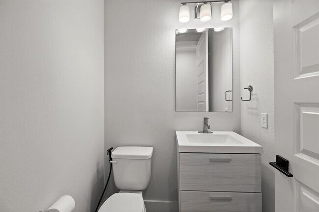 Building Photo - 7701 Boyd Hvn Dr