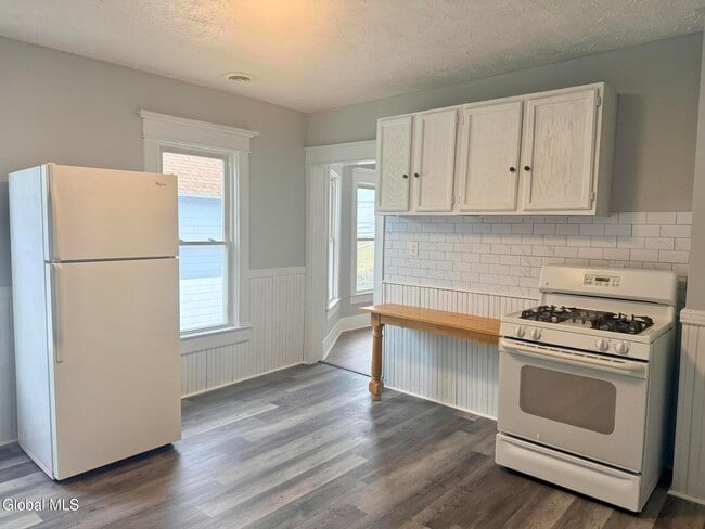 Building Photo - 49 Elizabeth St