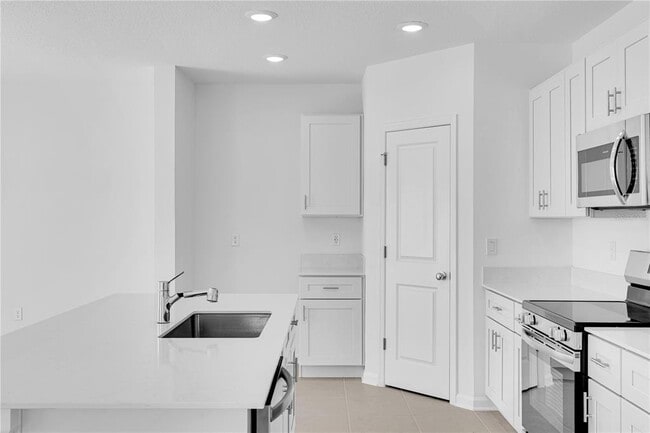 Building Photo - 4751 Guinep Ln