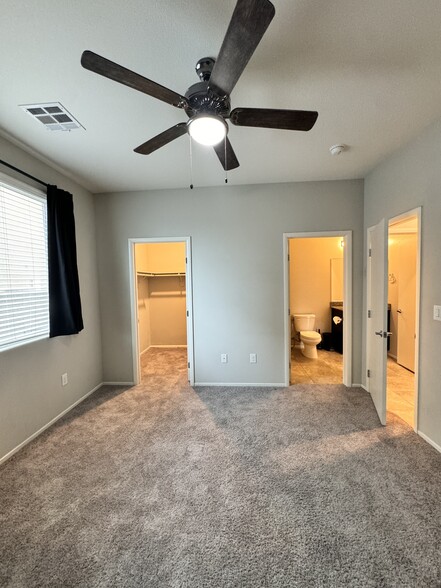 Building Photo - 4018 White Opal St