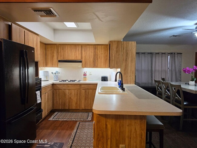 Building Photo - 2900 S Vassar St