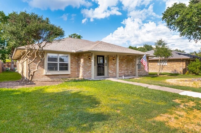 Primary Photo - Gorgeous Hidden Treasure in Garland