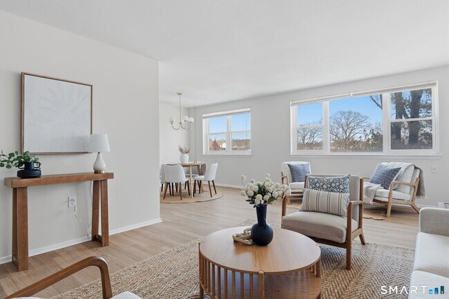 Building Photo - 887 Farmington Ave