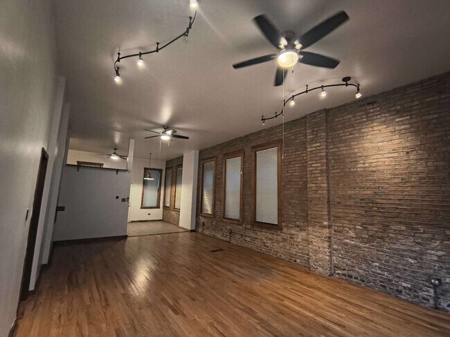 Building Photo - 1532 W 19th St
