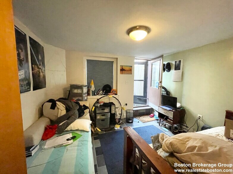 Building Photo - 34 Greenwich St