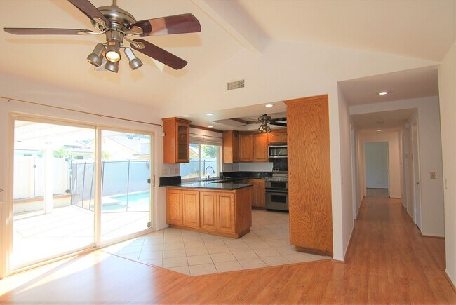 Building Photo - Beautiful 3-Bedroom Home with Pool, Spa & 3-Car Garage in Orange