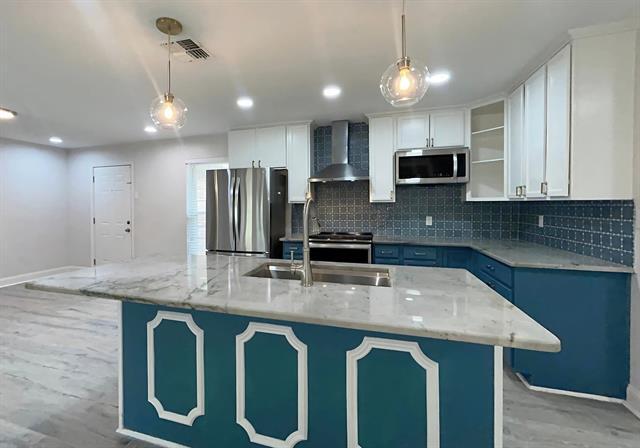 Building Photo - 204 Windcrest Dr