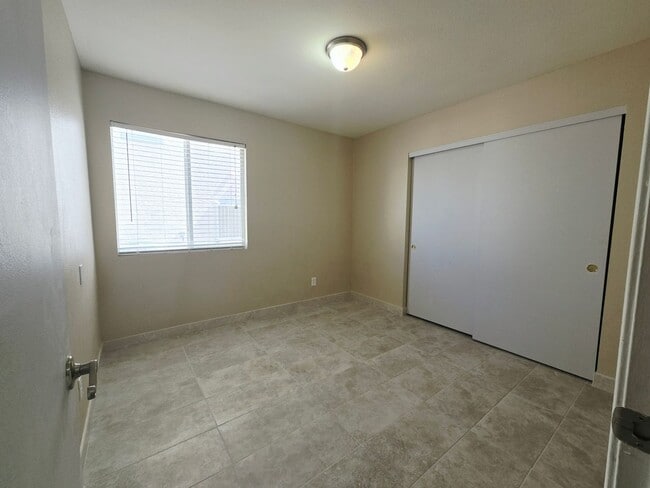Building Photo - READY TO RENT!  3 BED/2 BATH HOME IN SOUTHWEST LAS VEGAS!