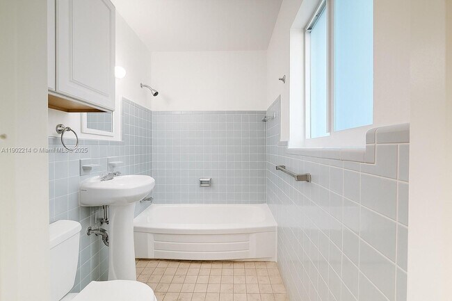 Building Photo - 212 Phoenetia Ave