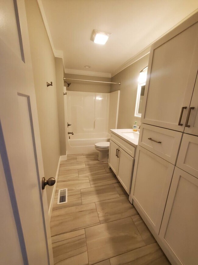 Building Photo - Contact Property managers Jeff and Tonia R...