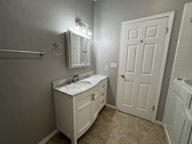 Building Photo - 9708 Bossa Nova Ct