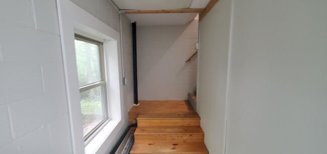 Building Photo - Spacious Mountain Home With Finished Basement & Great Location!