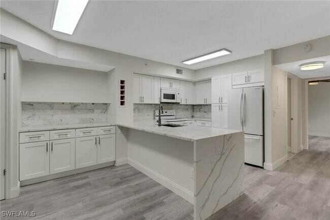 Building Photo - 1220 Wildwood Lakes Blvd