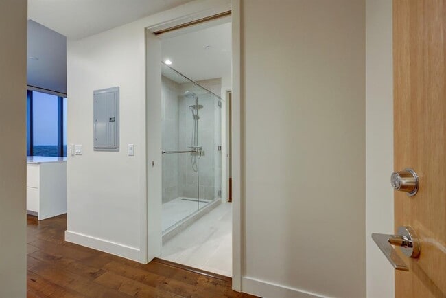 Building Photo - 44 East Ave