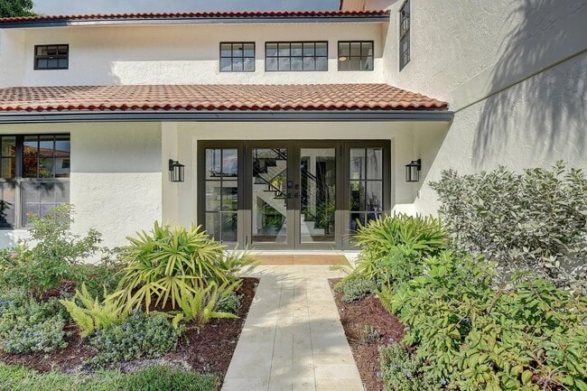 Building Photo - 399 SW 15th St