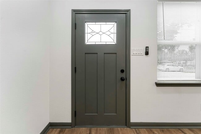 Building Photo - 7987 Chateau St