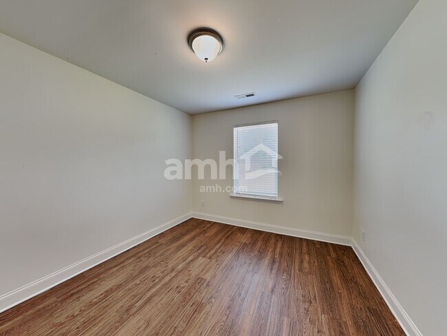 Building Photo - 112 Pullen Dr