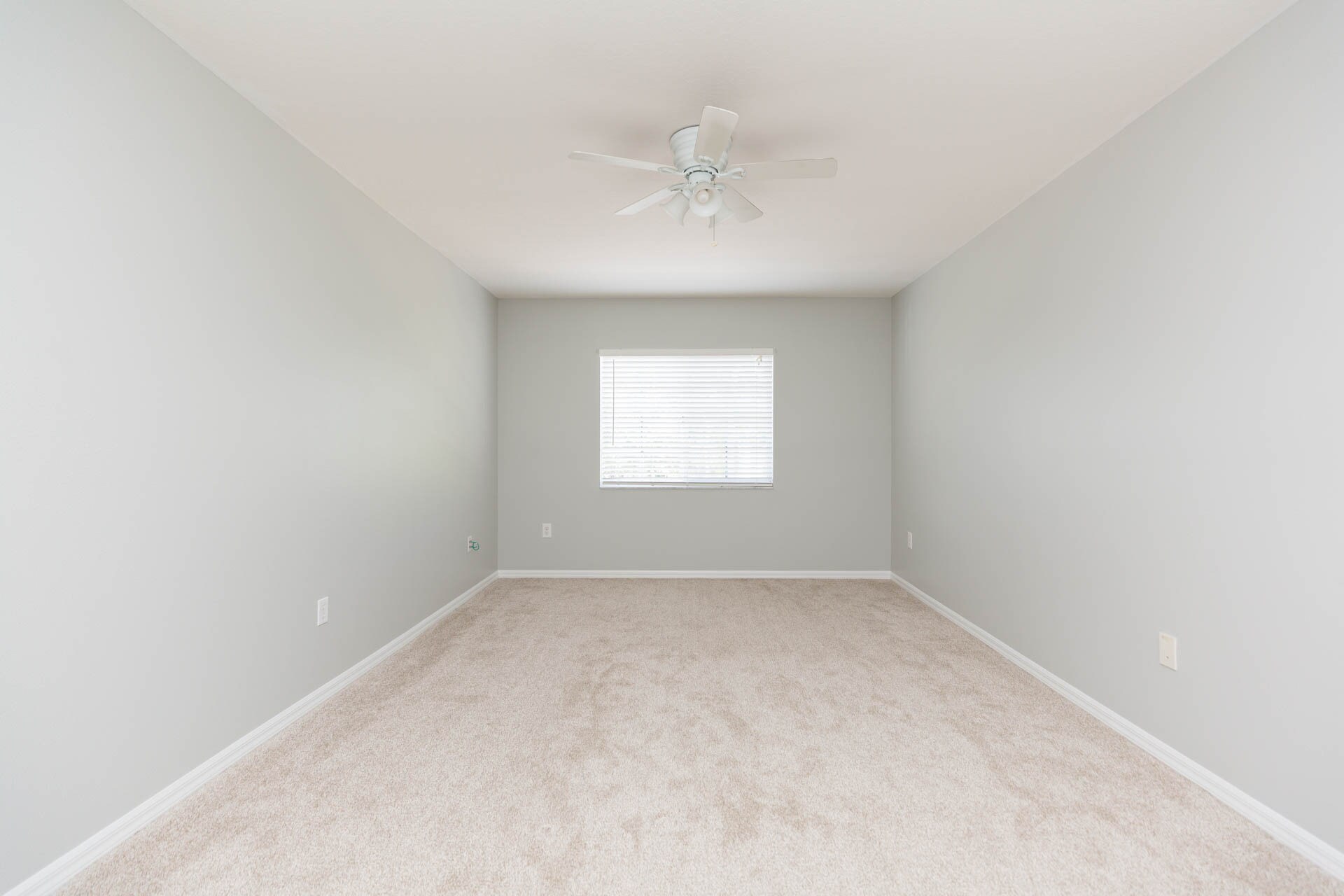 Second bedroom features two closets - 18135 Nassau Point Dr