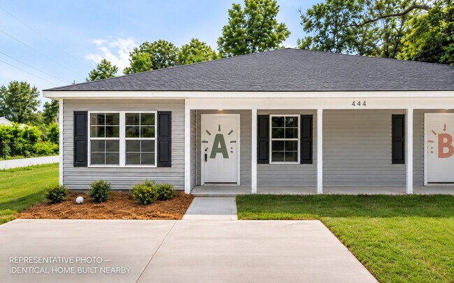 Building Photo - 120 Northlake Dr