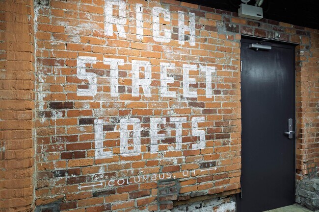 Building Photo - 432 E Rich St