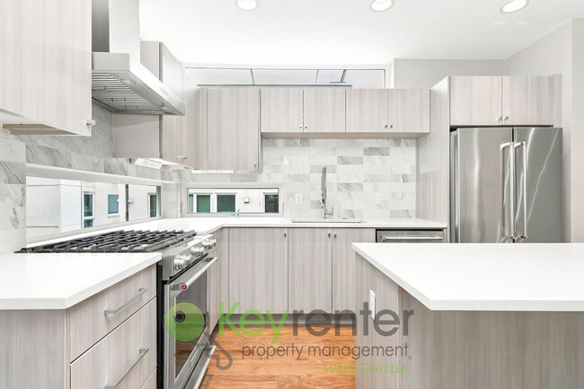 Building Photo - 4107 SW Oregon St