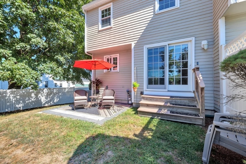 Building Photo - 395 Donohue Rd