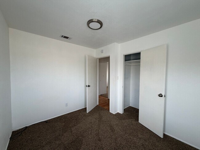 Building Photo - NEW LISTING!! 3 Bedroom 1.5 Bathroom House with Huge Yard, Central Heat & Air!