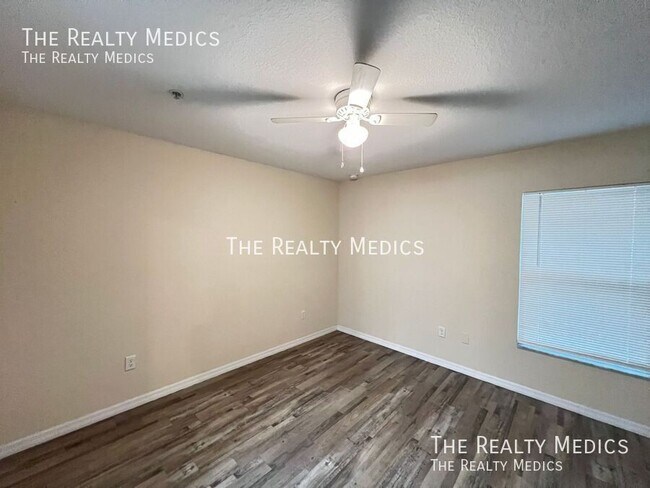 Building Photo - 106 Walnut Dr