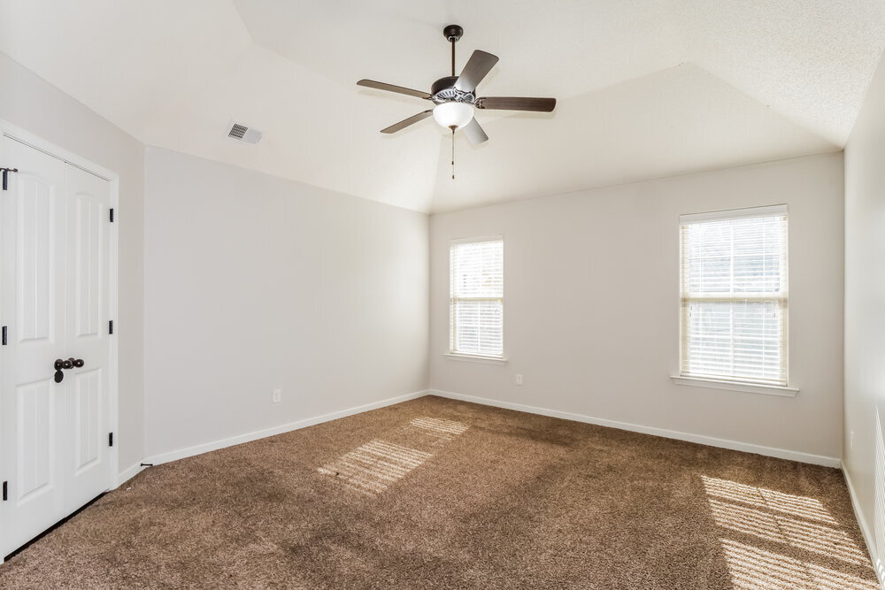 Building Photo - 9455 Darren Cir S