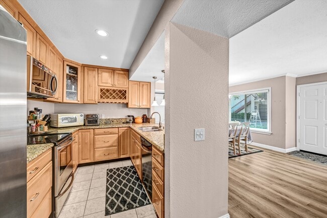 Building Photo - 4020 Porte La Paz