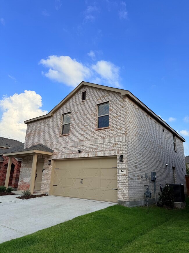 Building Photo - 241 Adelina Dr